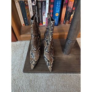 Stuart Weitzman Babette Snake-Printed Leather Booties Women’s Size 5.5